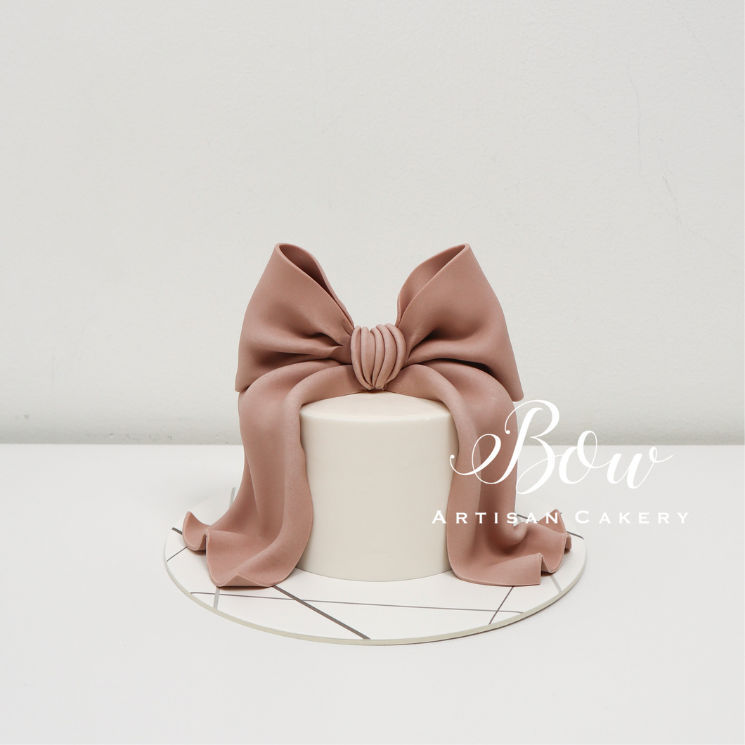 Cake with a Latte Grande Bow [Petite]