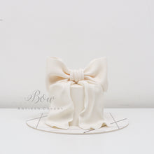 Cake with a Grande Bow [Petite]