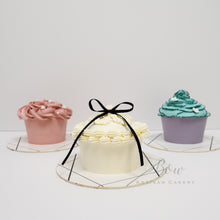 The Cupcake Cake Vintage [Petite]