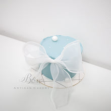 Cake with a Bow [Petite]