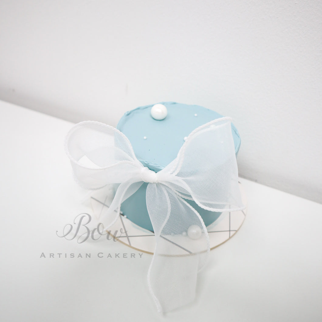 Cake with a Bow [Petite]