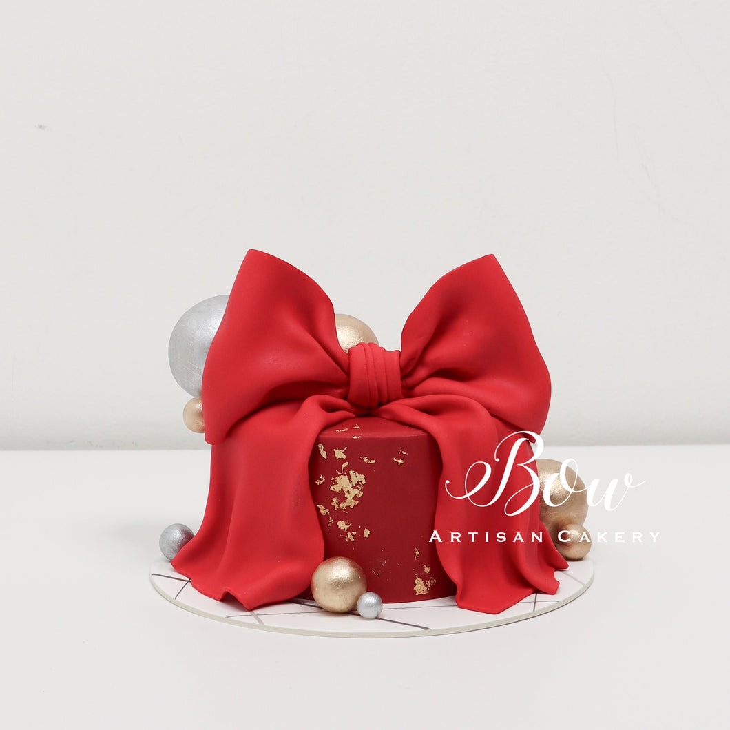 The RED Cake with a Grande Bow [Petite]