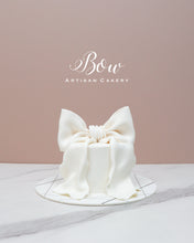 Cake with a Grande Bow [Petite]
